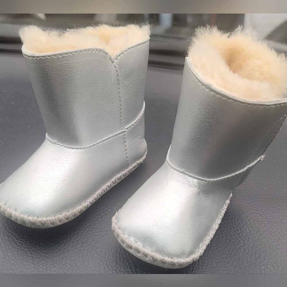 UGG AUSTRALIA Silver Baby Booties